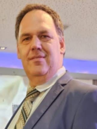 ד״ר עודד סושרד נואם בפני קהל